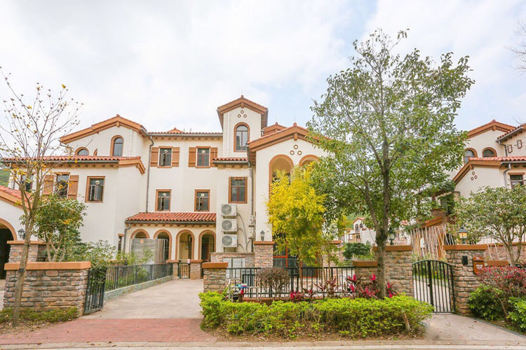 富力养生谷北欧7房14床温泉别墅第1张