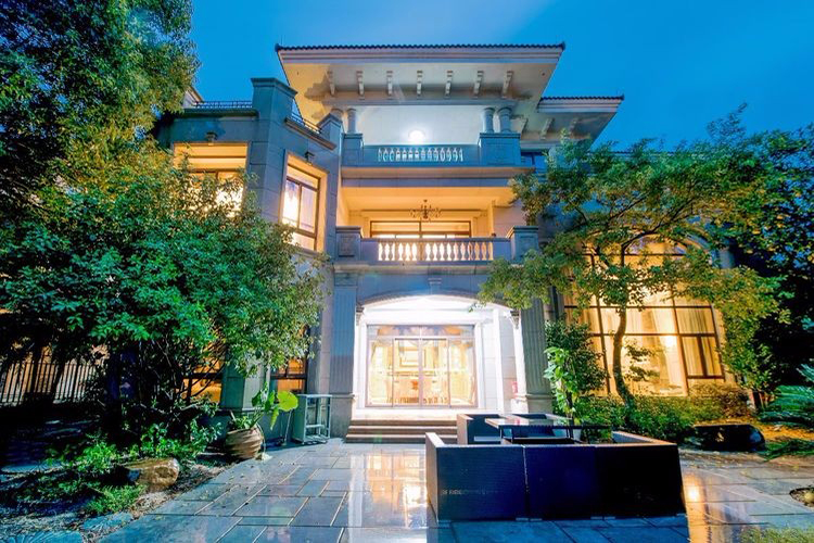 佛冈碧桂园8房9床超豪钻石泳池别墅第1张