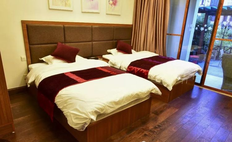 养生谷欧式伴溪8房15床温泉别墅第11张