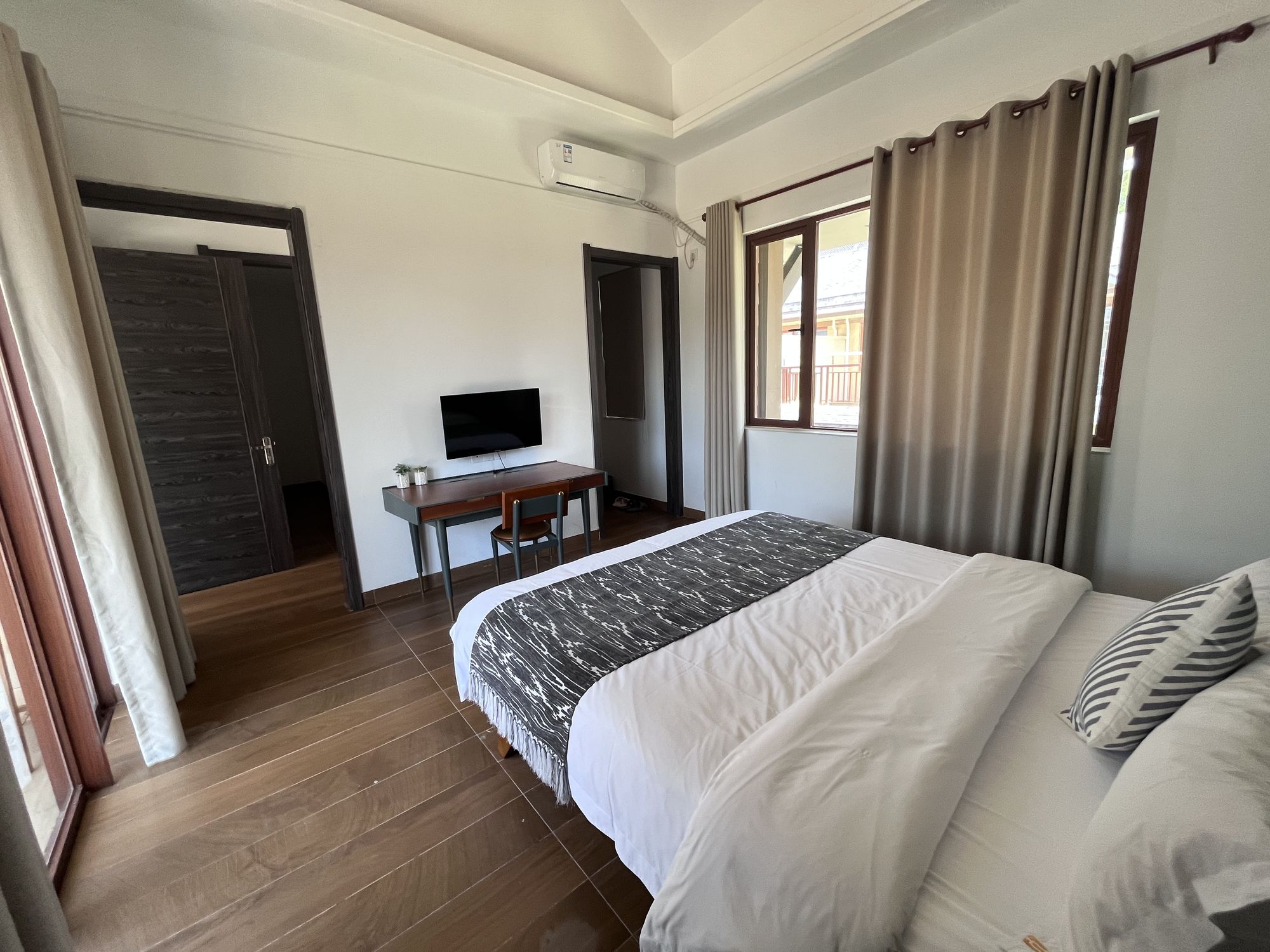  南昆大观5房7床丽雅泳池温泉别墅第18张